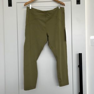 NWT green Lululemon tights - Sz 18